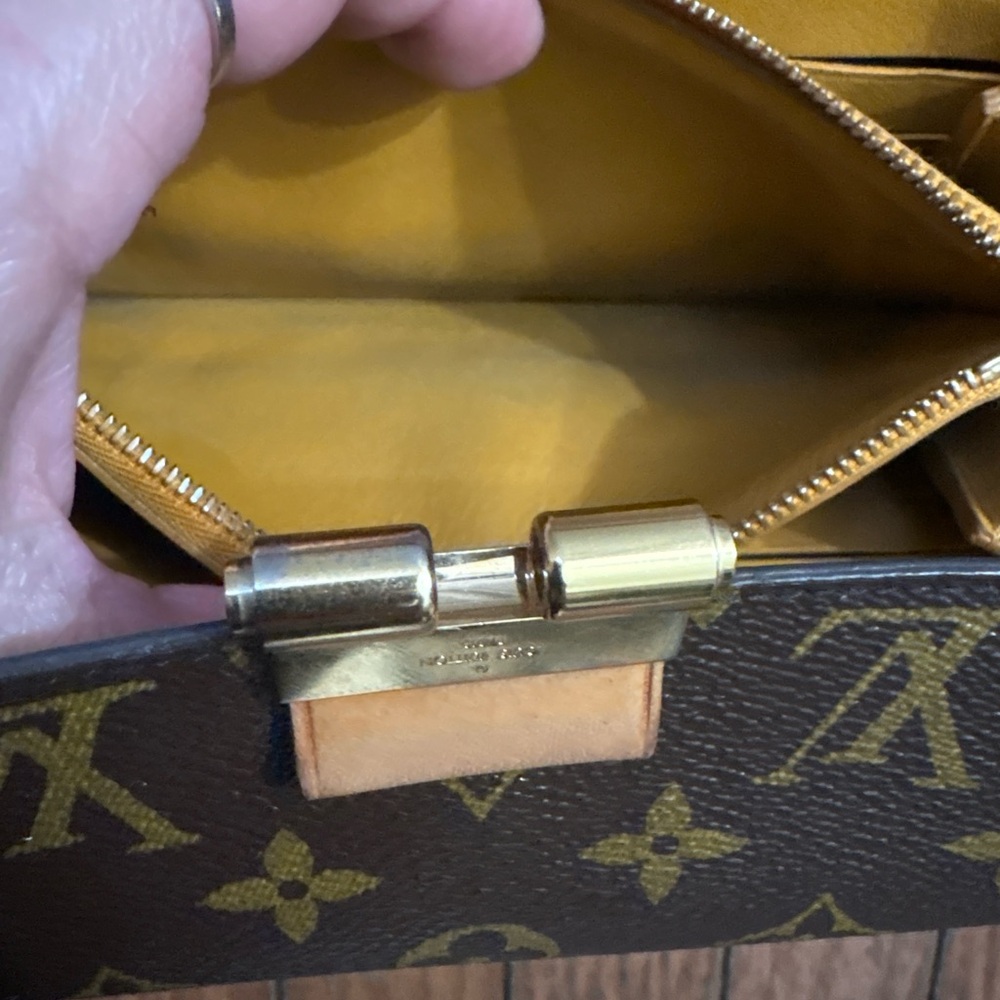 Louis Vuitton Monogram Canvas Clutch ELYSSEE 🔥 - Picture 6 of 11